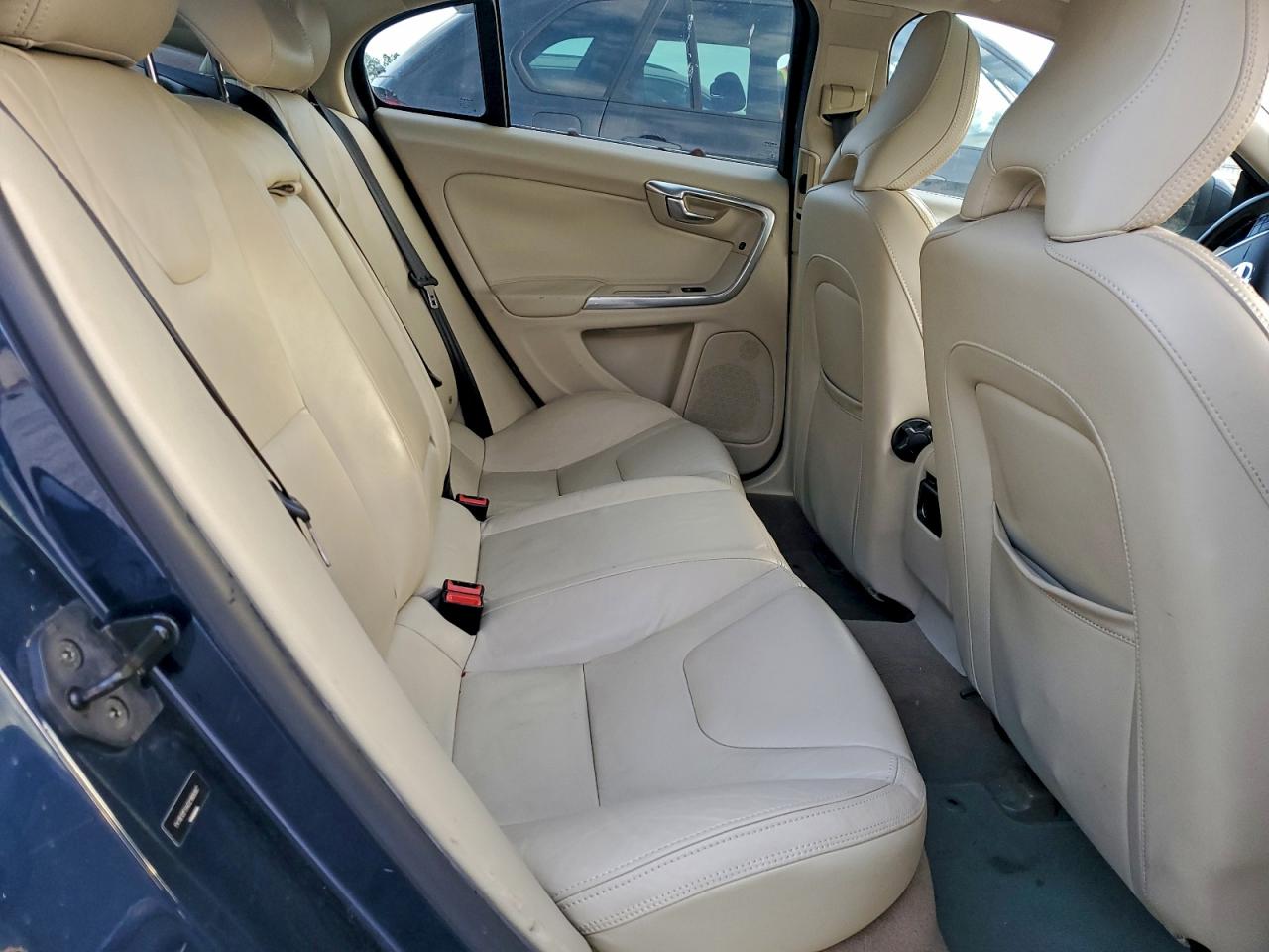 Volvo S60 T5 Image 7