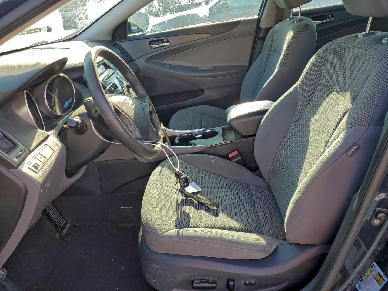 Hyundai SONATA Gls Image 9