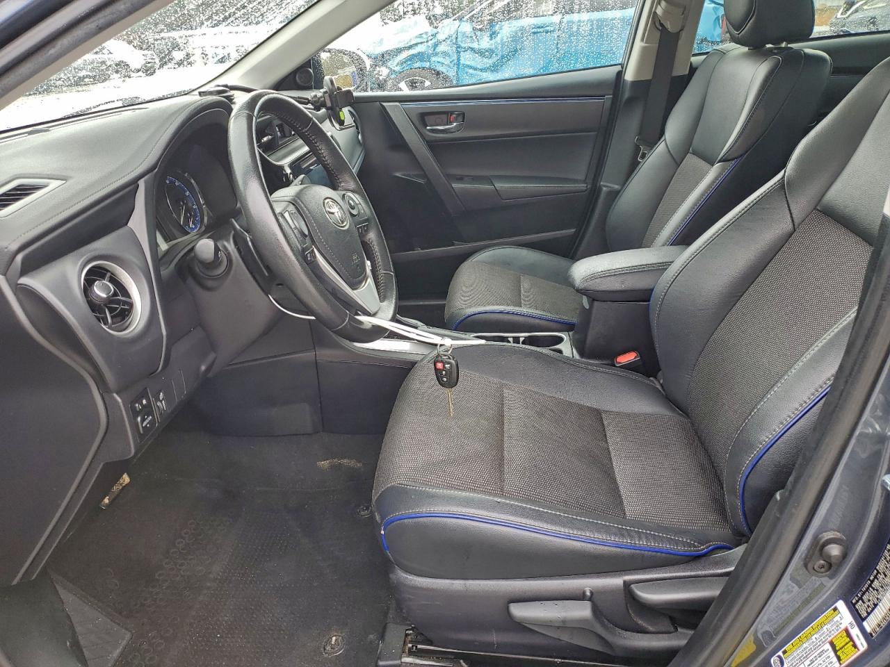 Toyota Corolla L Image 4