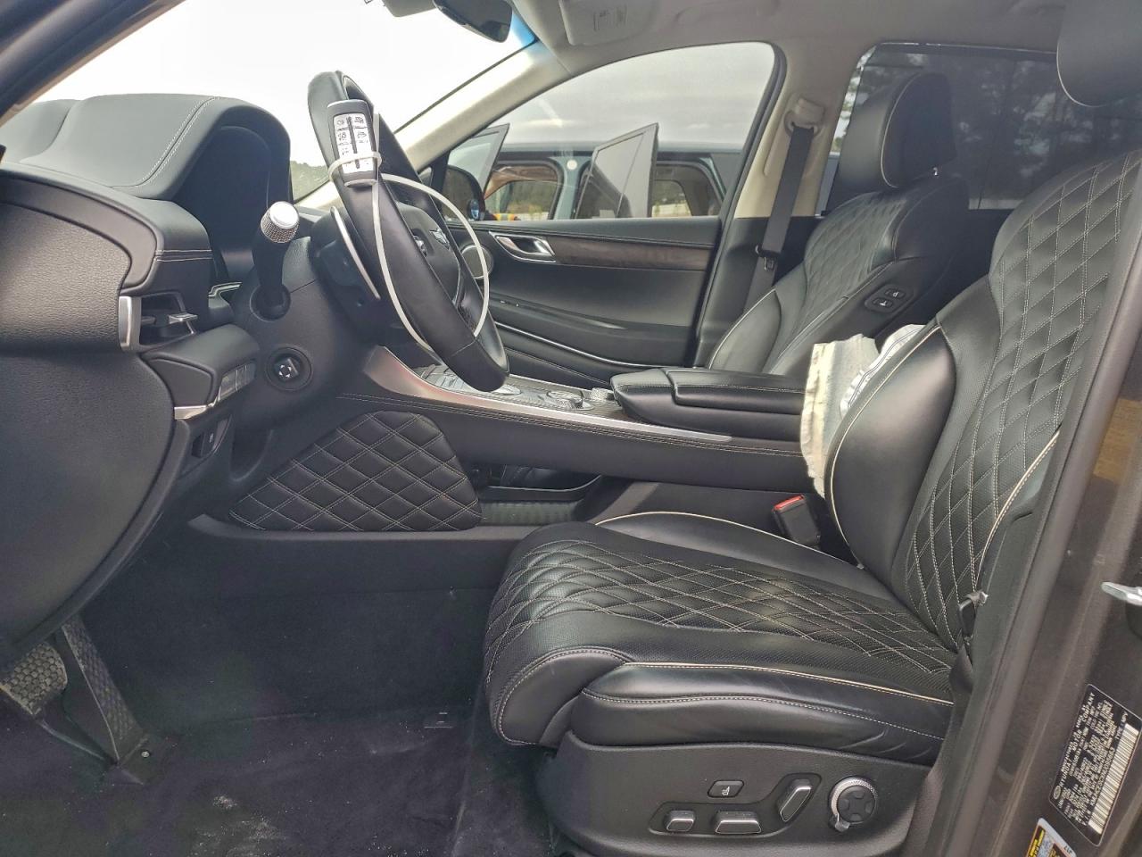 Genesis GV80 Base Image 4