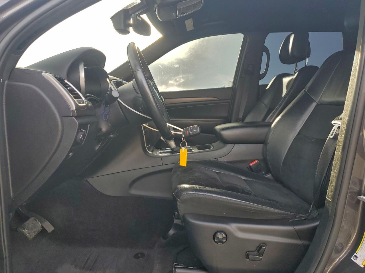 Jeep Grand Cherokee Laredo Image 9