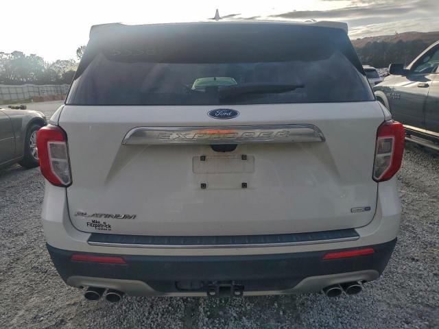 Ford Explorer Platinum Image 4