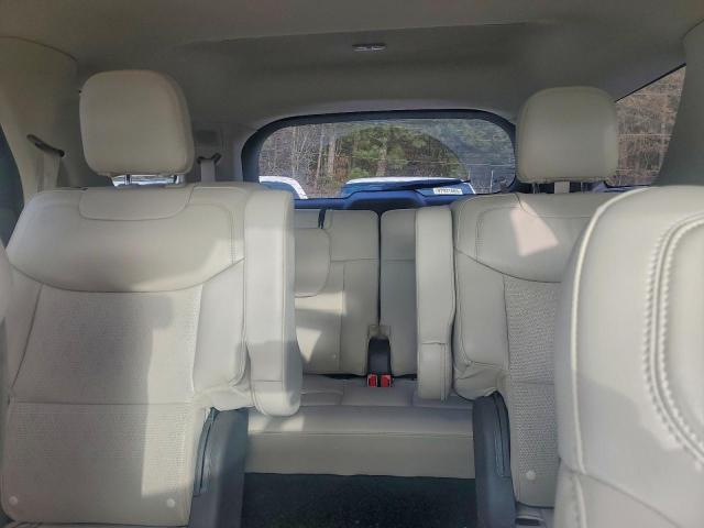 Ford Explorer Platinum Image 6