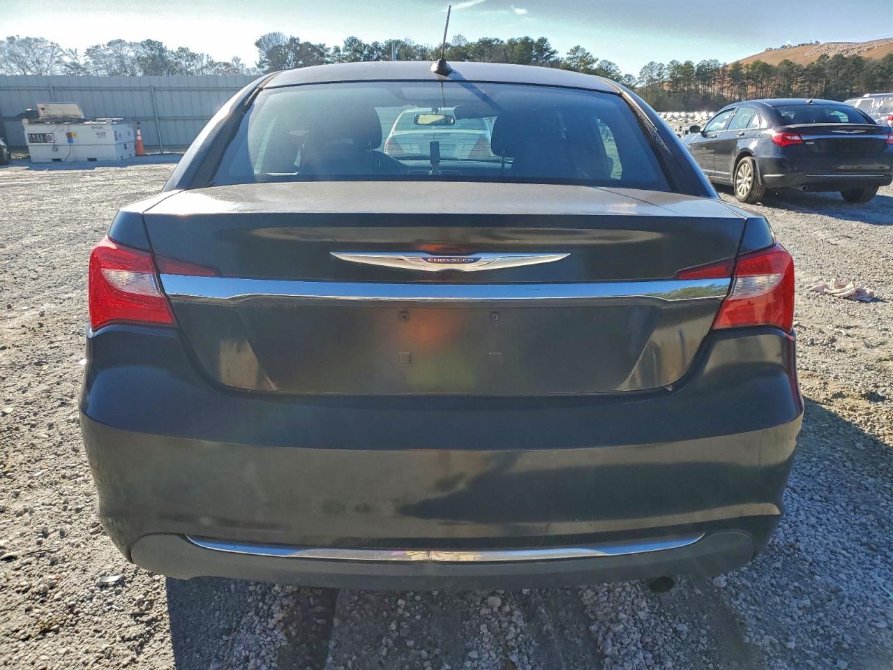 Chrysler 200 Lx Image 4