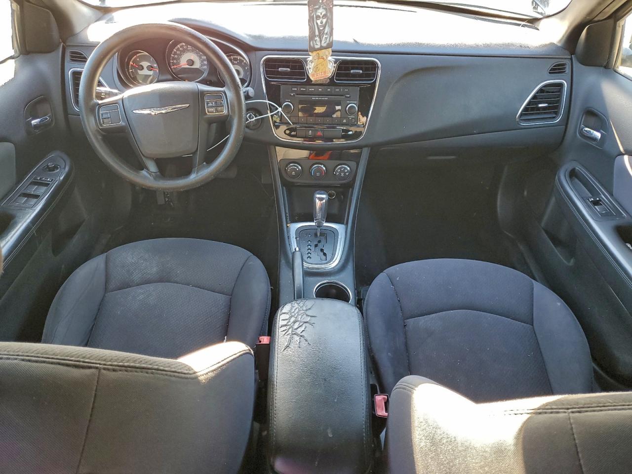 Chrysler 200 Lx Image 6