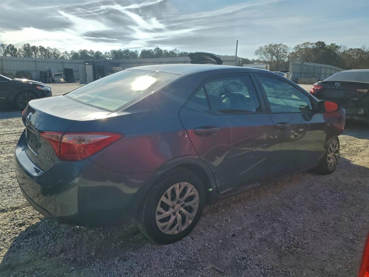 Toyota Corolla L Image 9