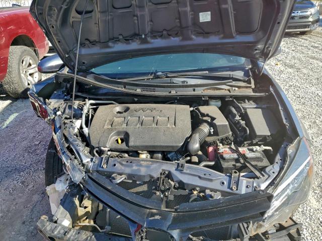 Toyota Corolla L Image 8