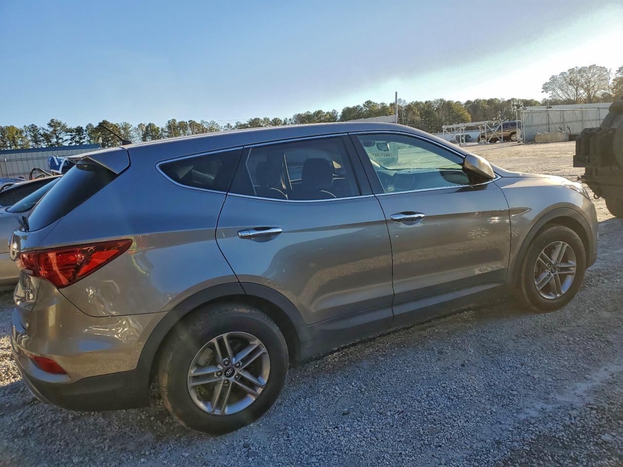 Hyundai SANTA FE Image 5