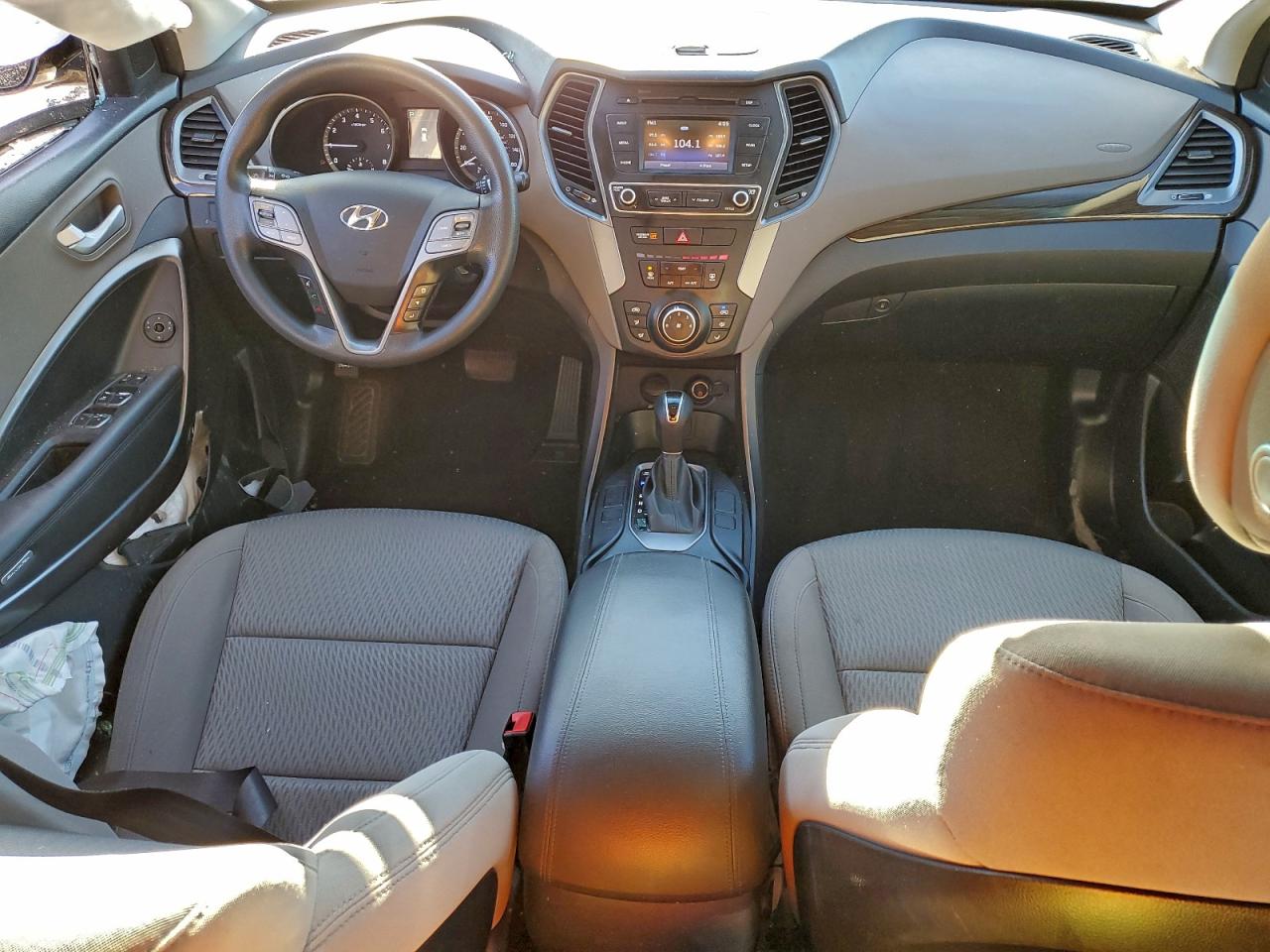 Hyundai SANTA FE Image 13