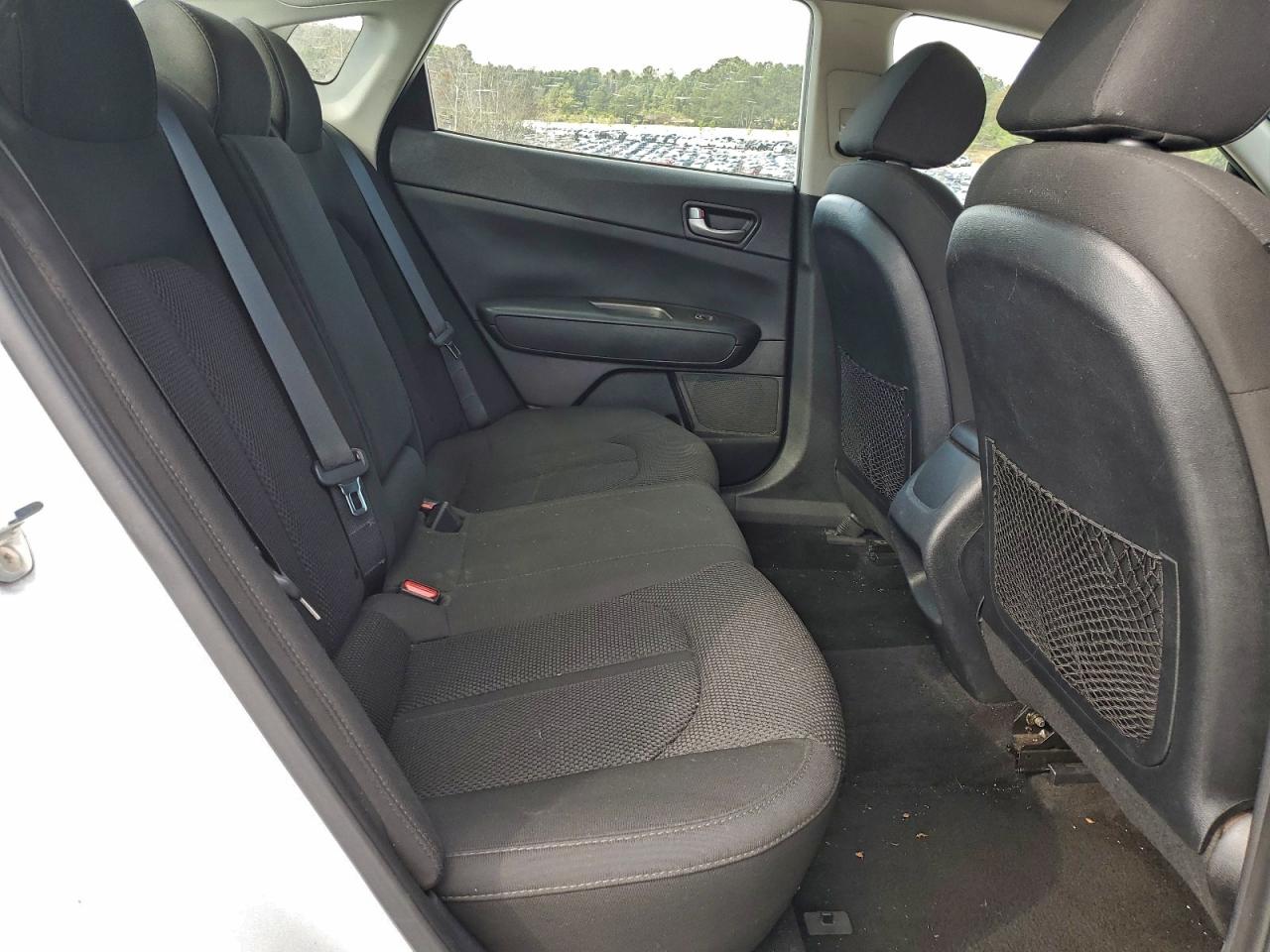 Kia Optima Lx Image 8