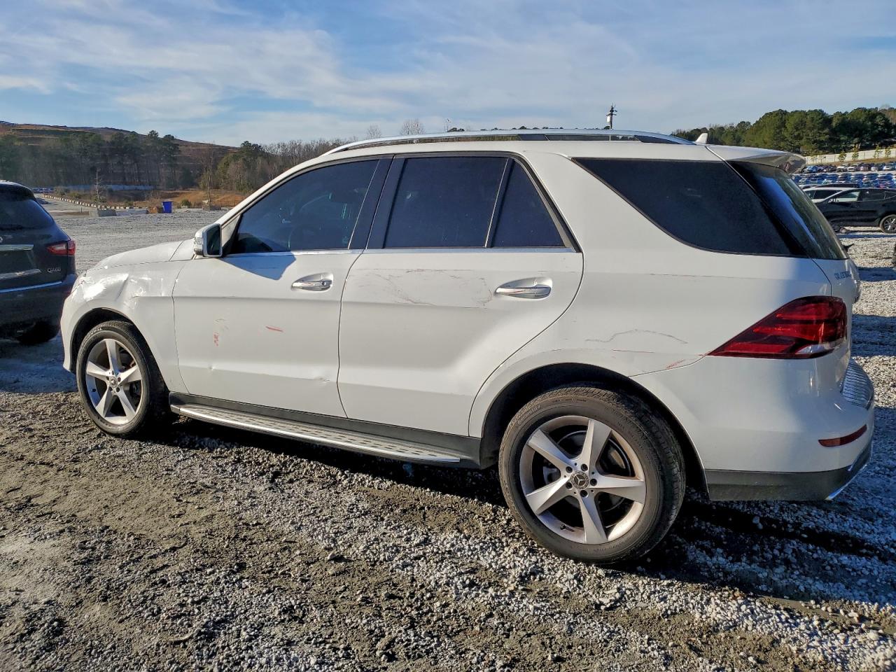 Mercedes-Benz GLE 350 Image 2
