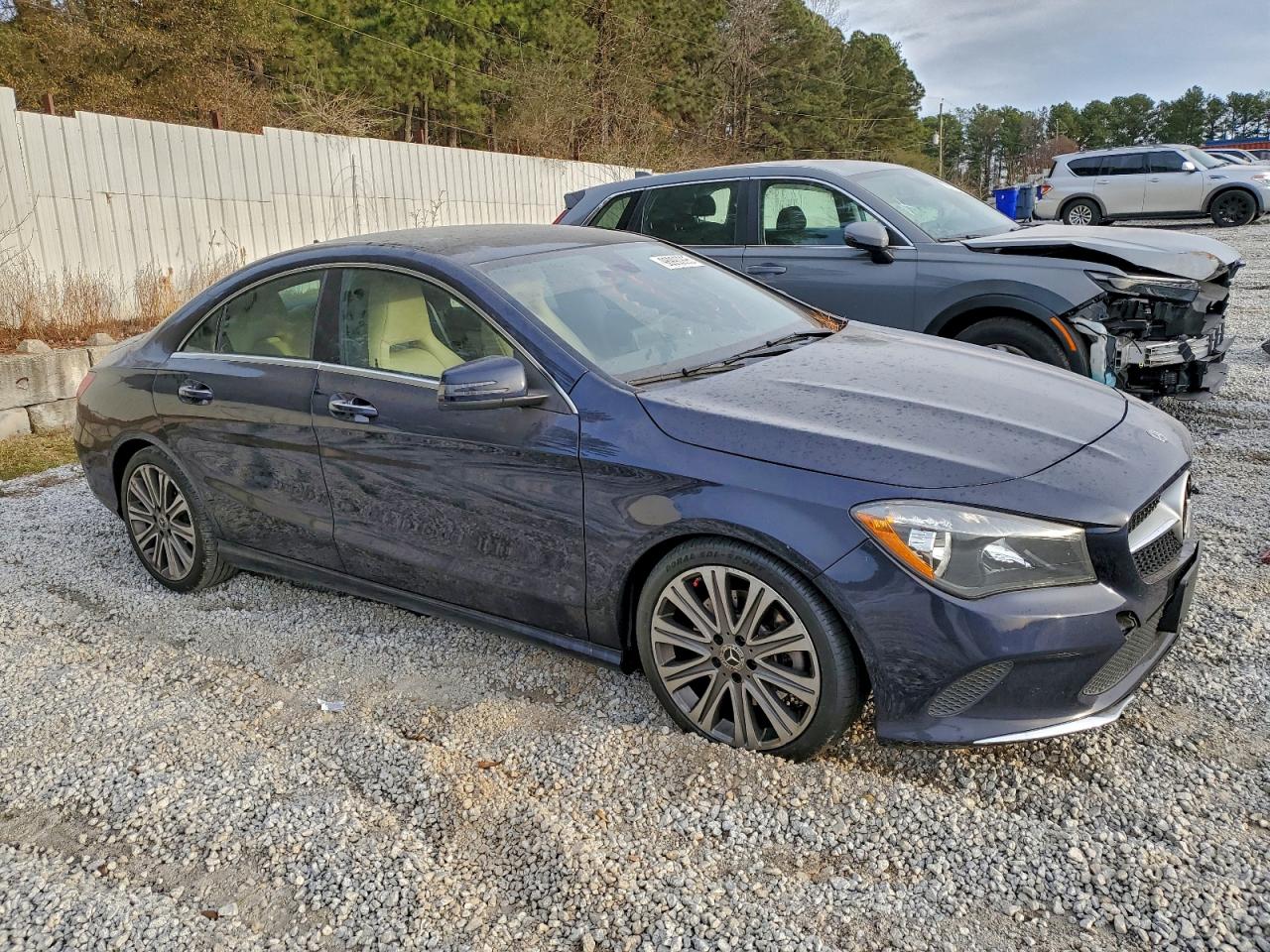 Mercedes-Benz Cla-class 250 4matic Image 11