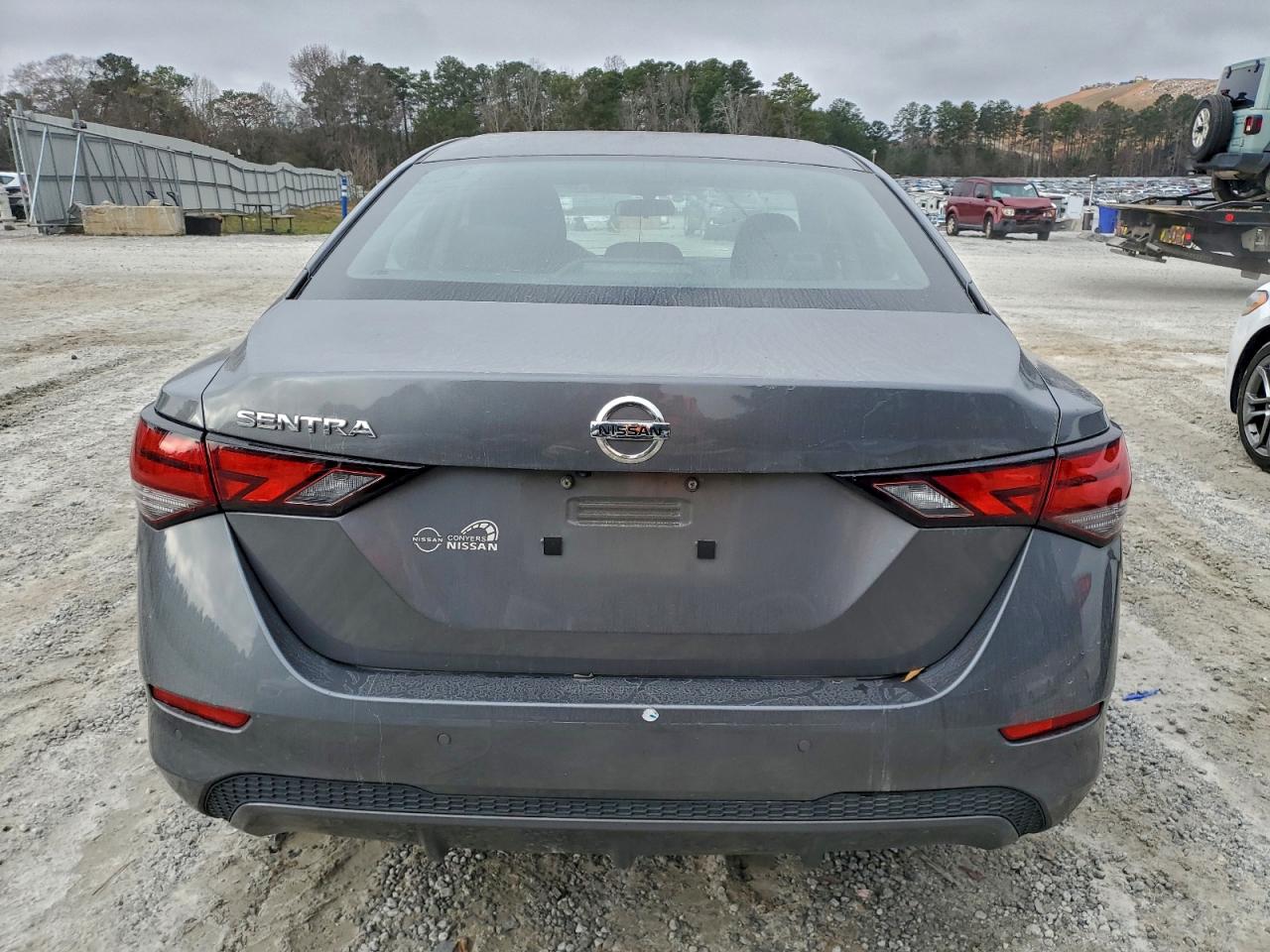 Nissan Sentra S Image 4