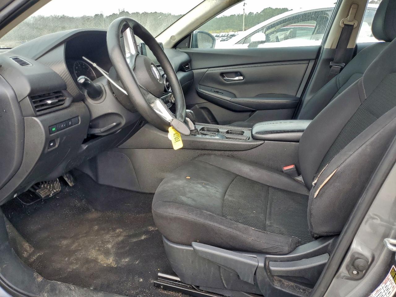 Nissan Sentra S Image 9