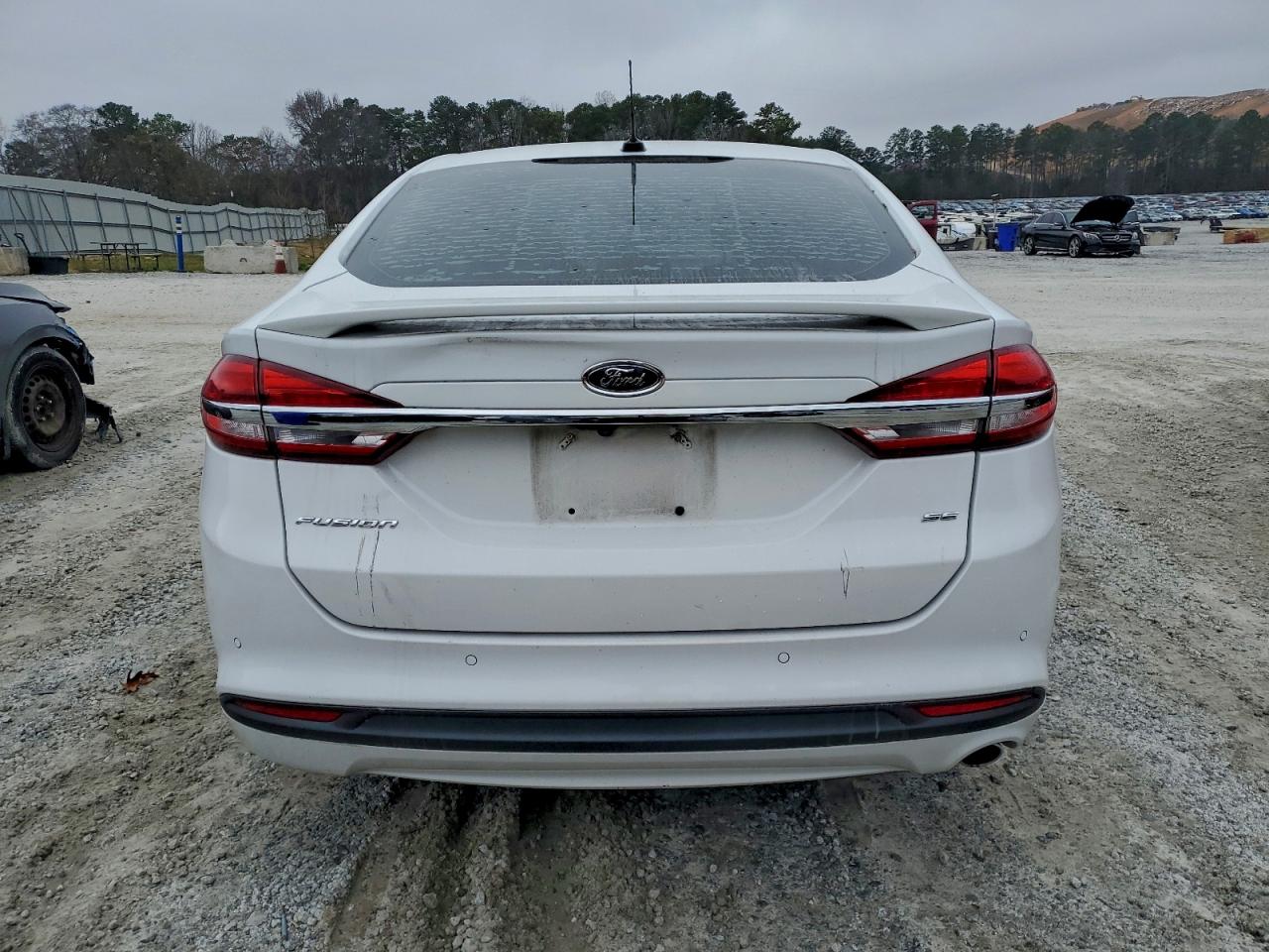 Ford Fusion Se Image 11