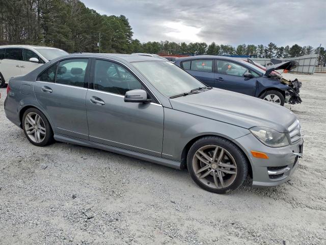 Mercedes-Benz C-Class 250 Image 2