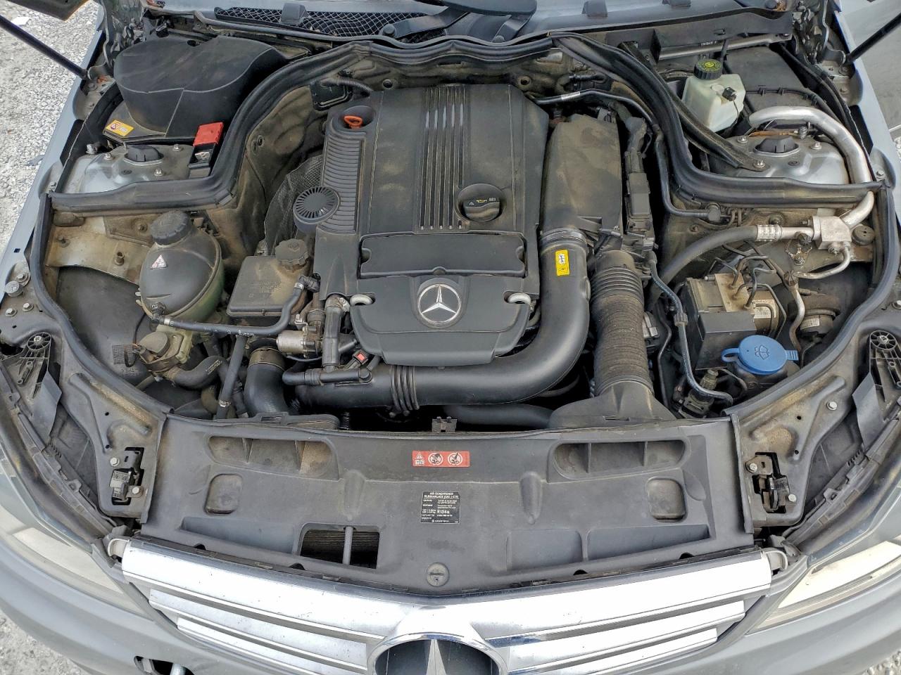Mercedes-Benz C-Class 250 Image 12
