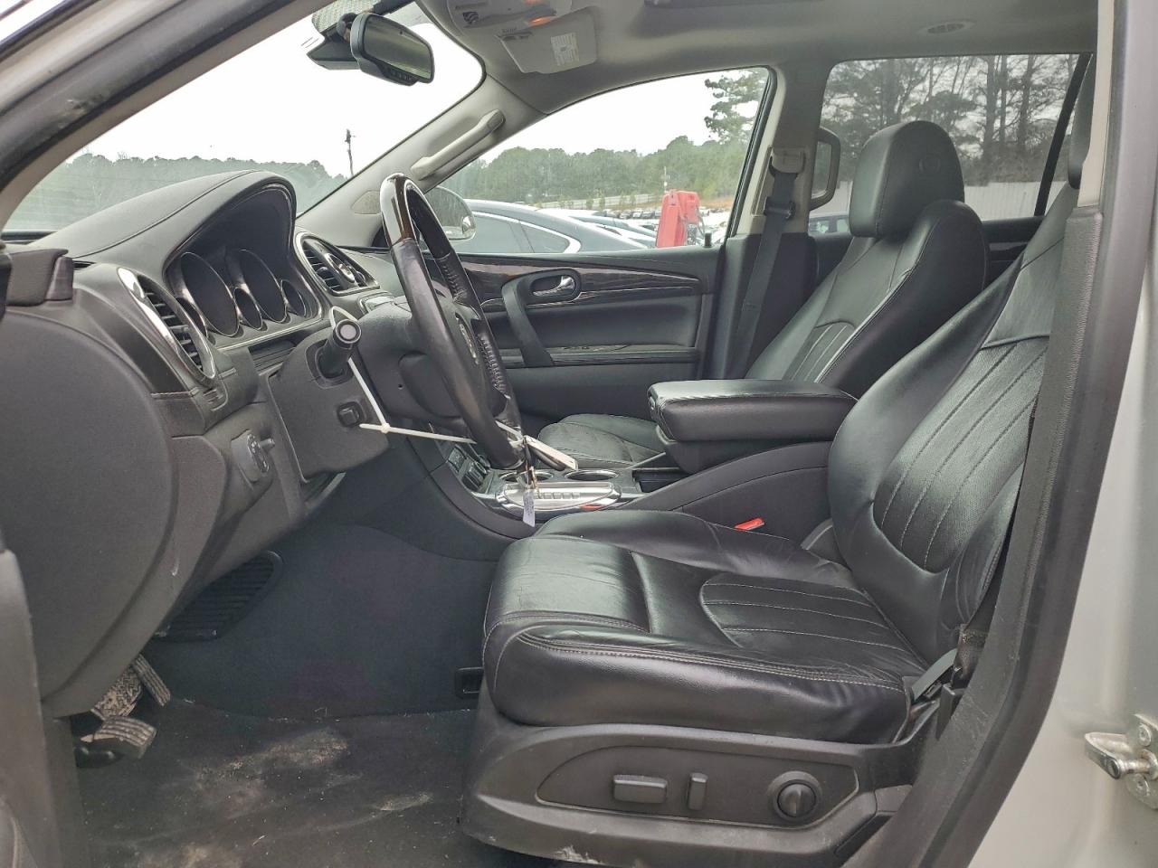 Buick Enclave Image 12