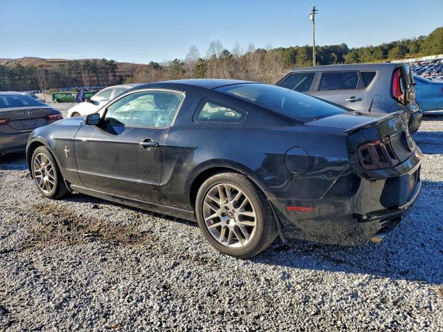 Ford Mustang Image 2