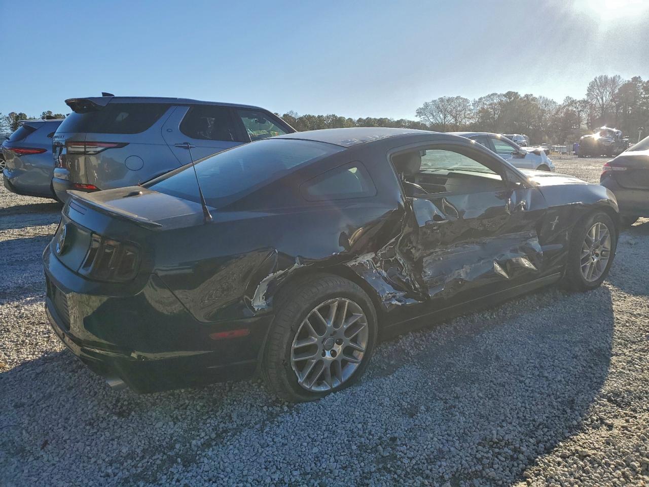 Ford Mustang Image 4