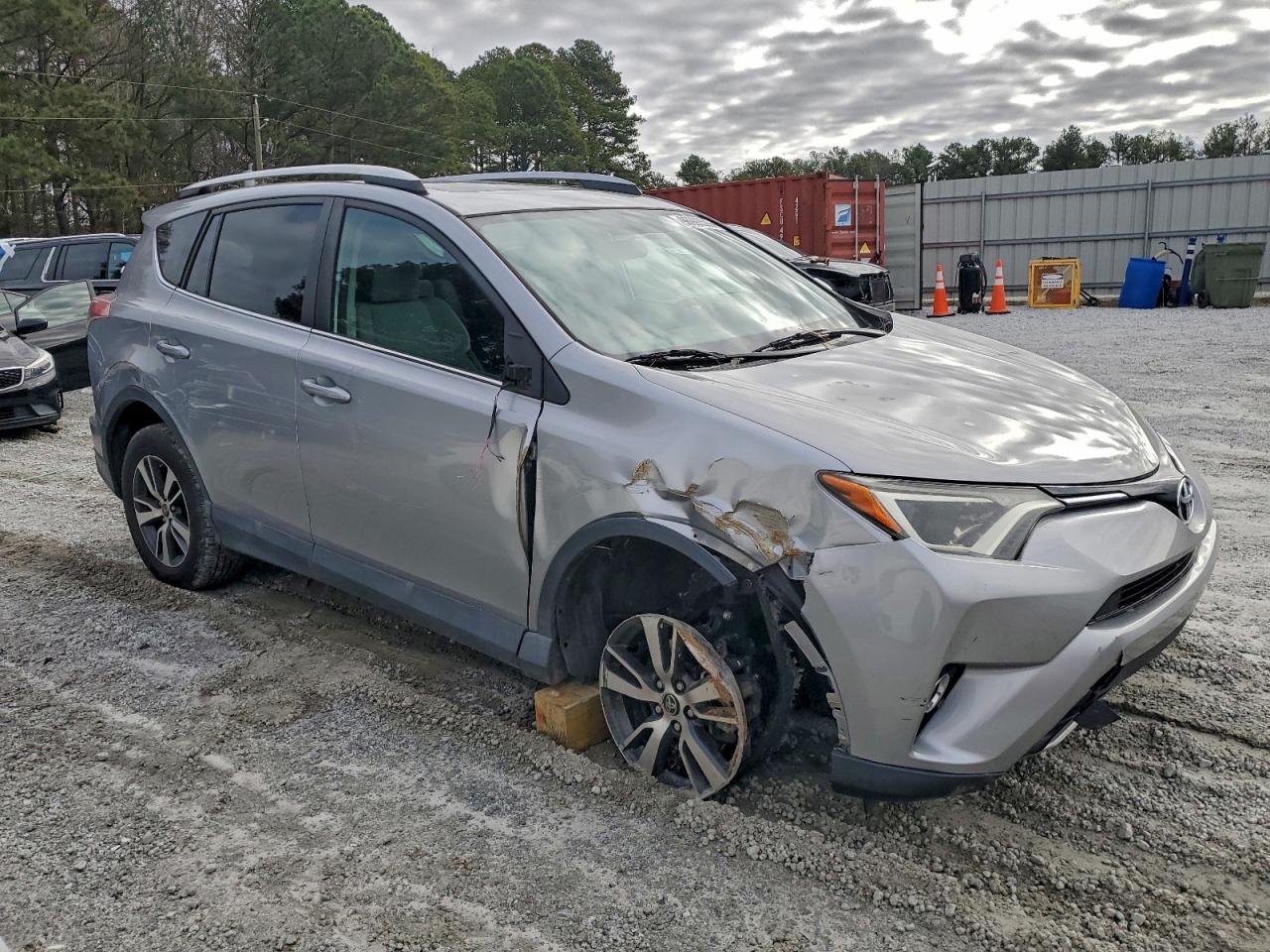 Toyota RAV4 Xle Image 4