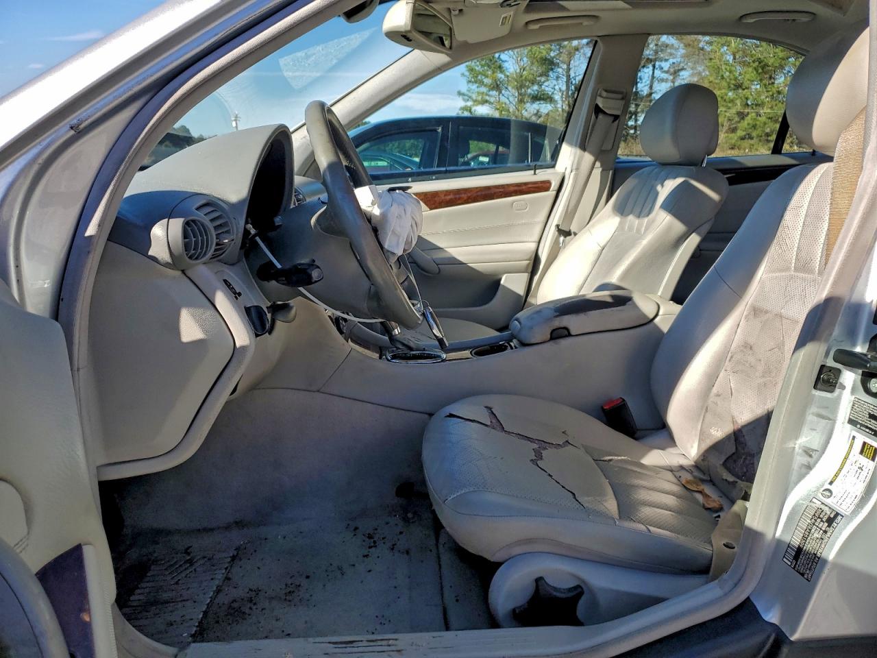 Mercedes-Benz C-Class 280 Image 8