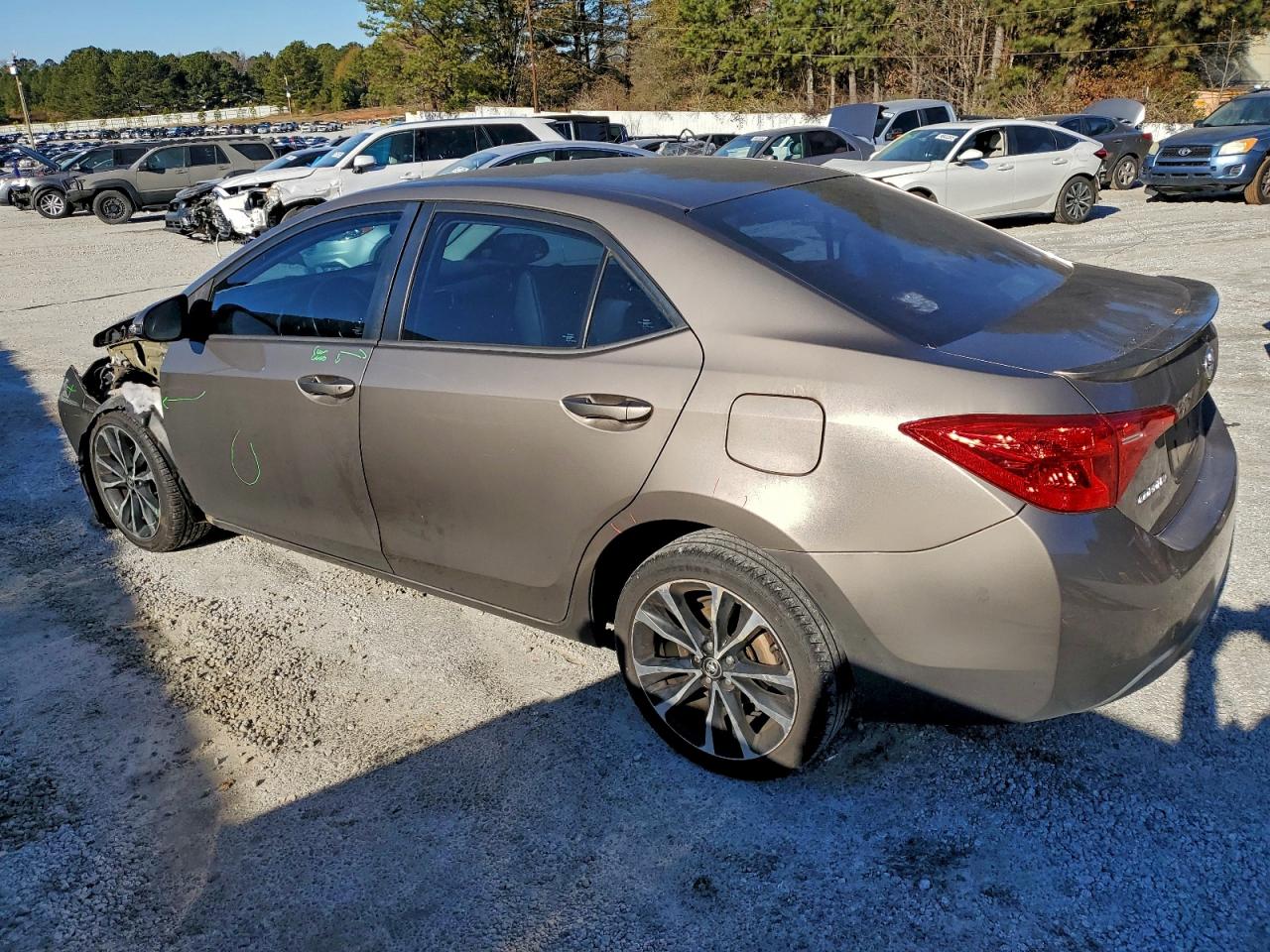 Toyota Corolla L Image 10