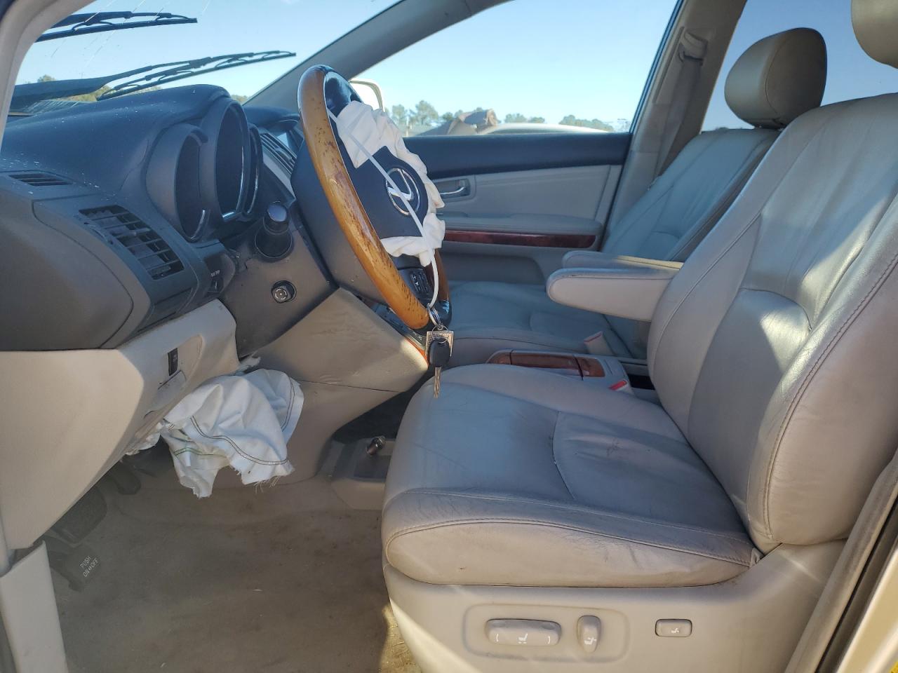 Lexus RX 330 Image 8