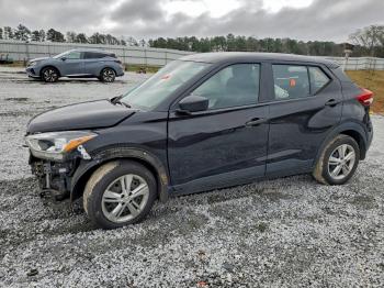  Salvage Nissan Kicks