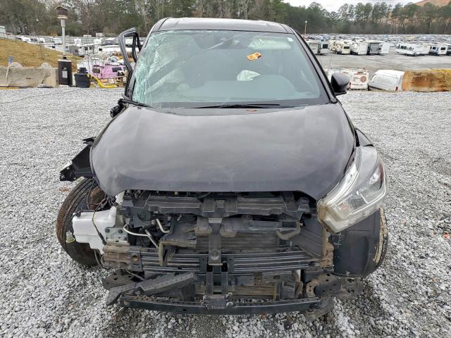 Nissan Kicks S Image 7