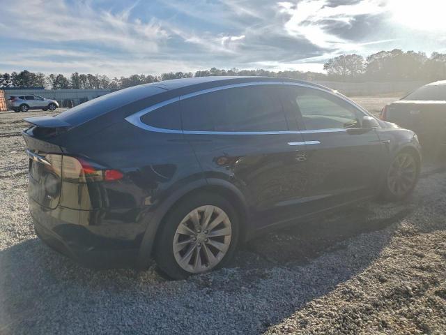 Tesla Model X Image 2