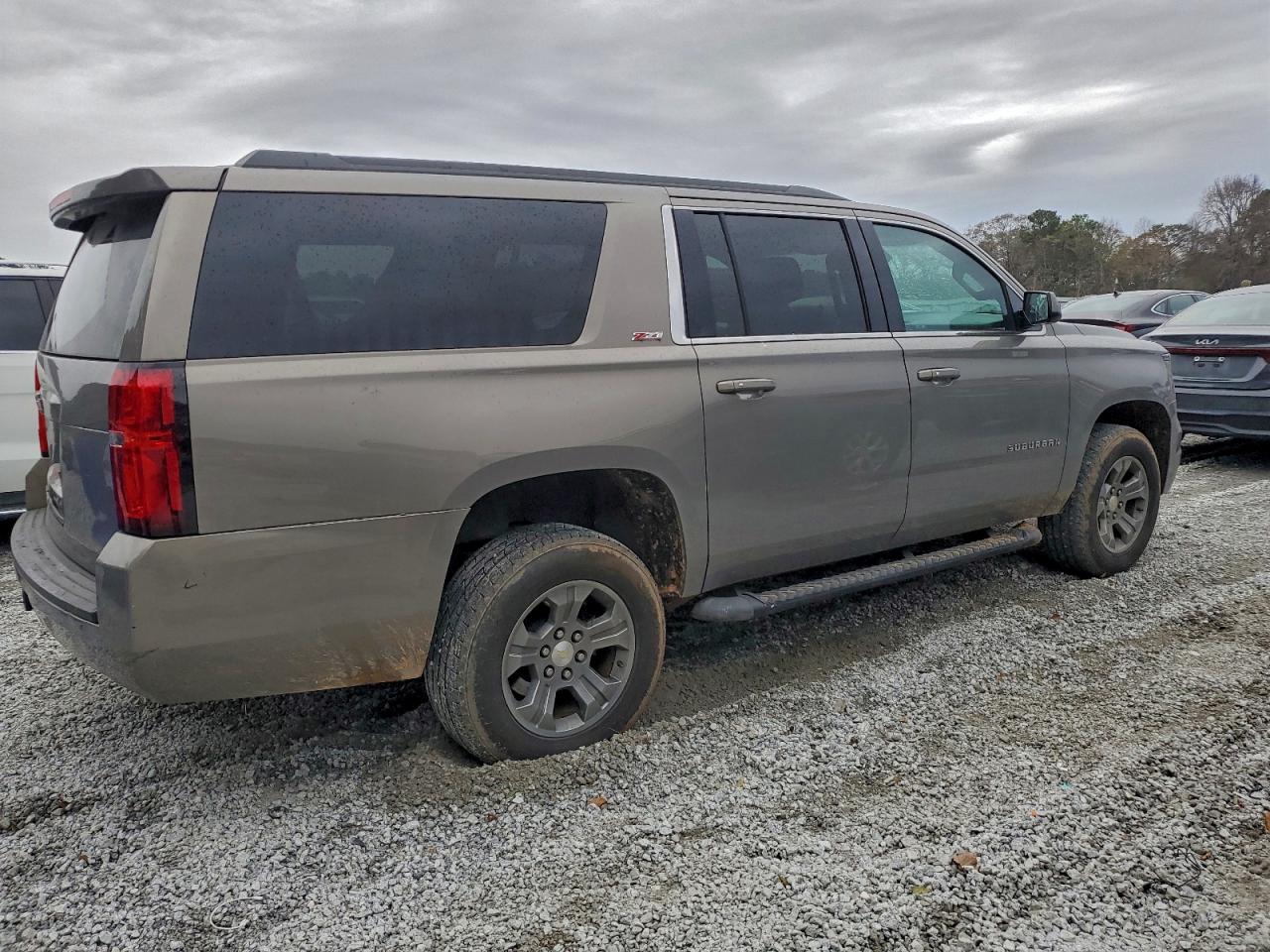 Chevrolet Suburban K1500 Lt Image 3