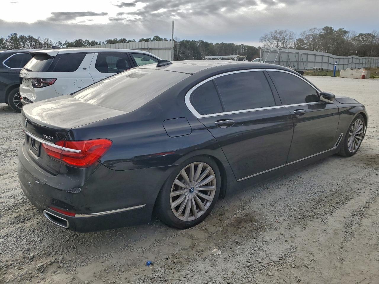 BMW 7 Series I Image 8
