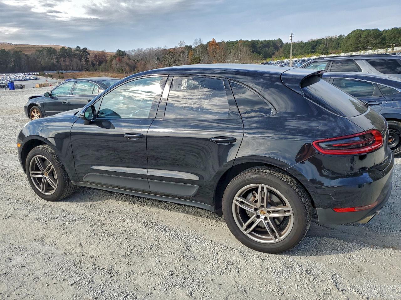 Porsche Macan S Image 3