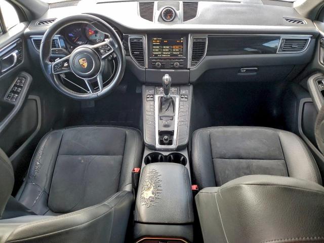 Porsche Macan S Image 8