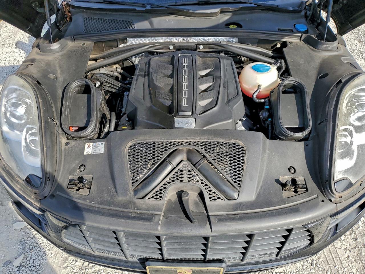 Porsche Macan S Image 11