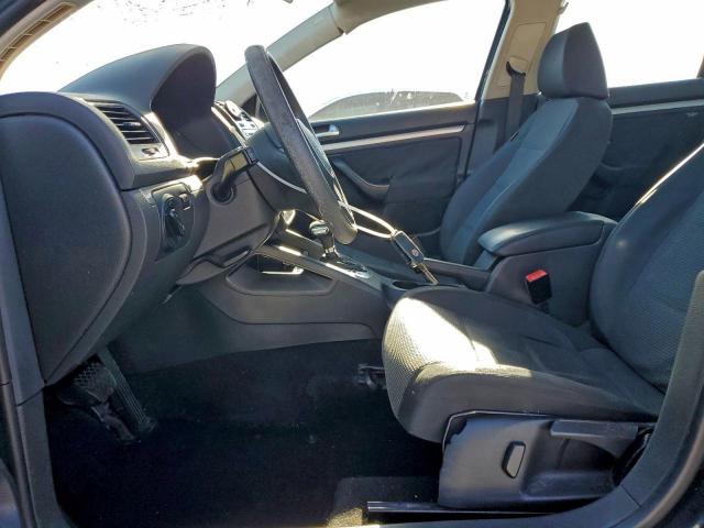 Volkswagen Jetta S Image 2