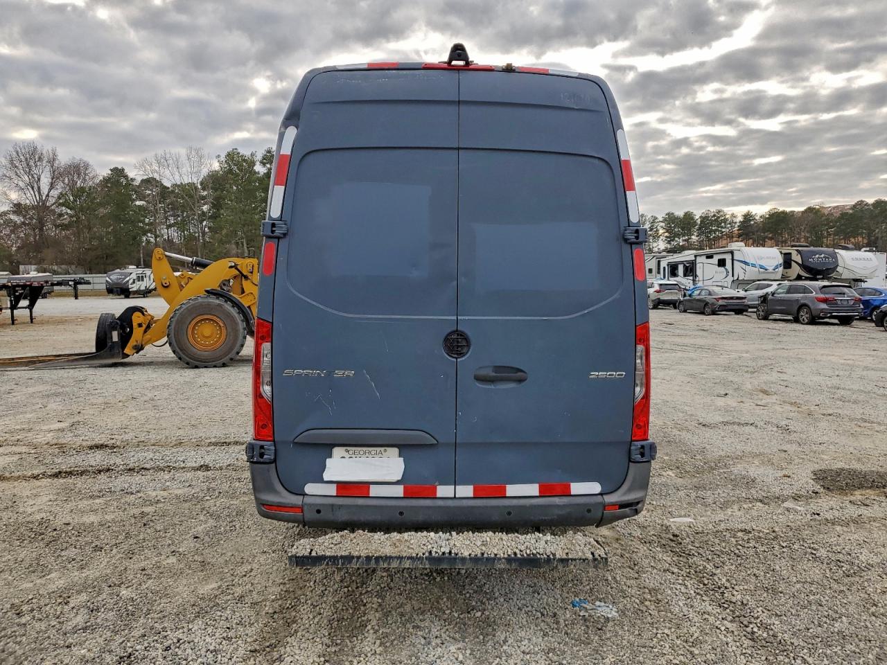 Mercedes-Benz Sprinter 2500/3500 Image 12