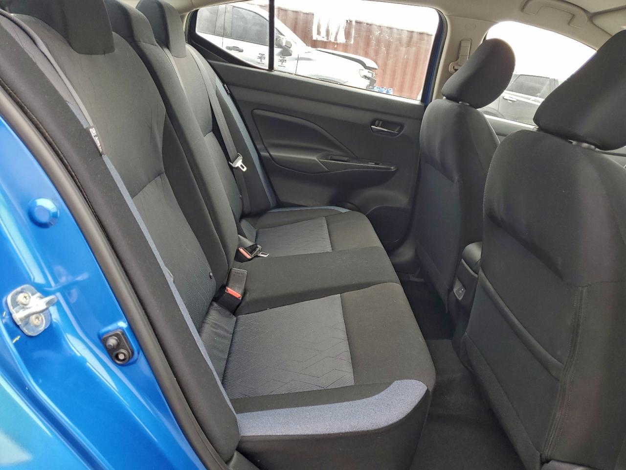 Nissan Versa Sv Image 9