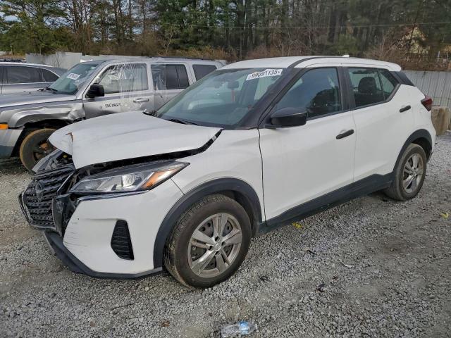  Salvage Nissan Kicks