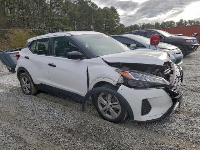 Nissan Kicks S Image 3