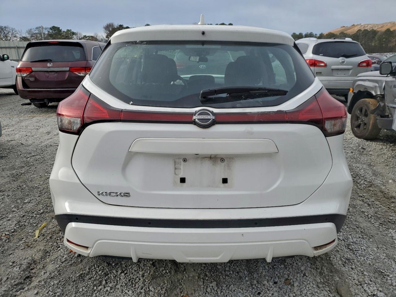 Nissan Kicks S Image 4