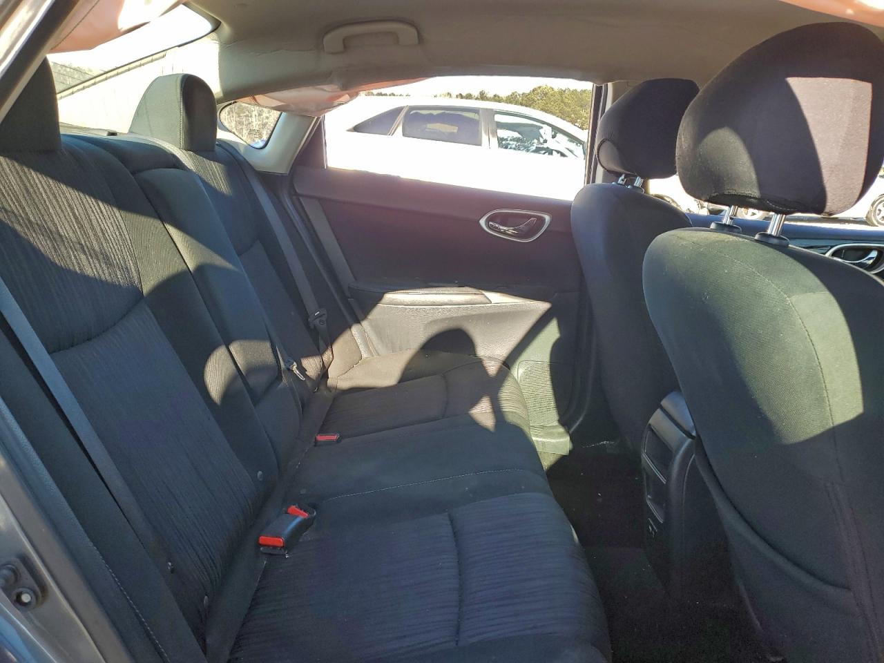 Nissan Sentra S Image 10