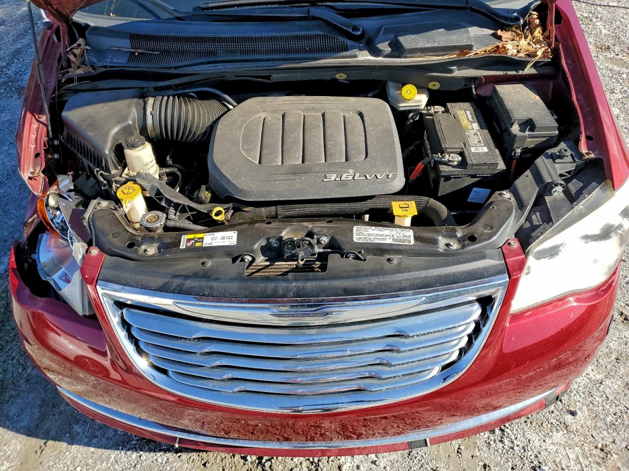 Chrysler Minivan Touring Image 6