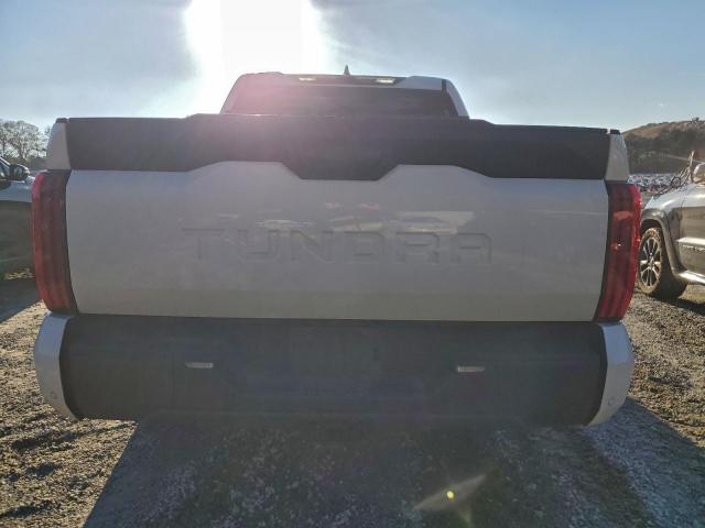 Toyota Tundra Crewmax Sr Image 7