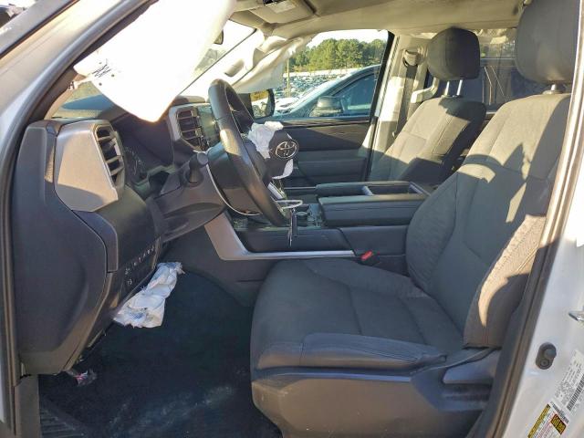 Toyota Tundra Crewmax Sr Image 2