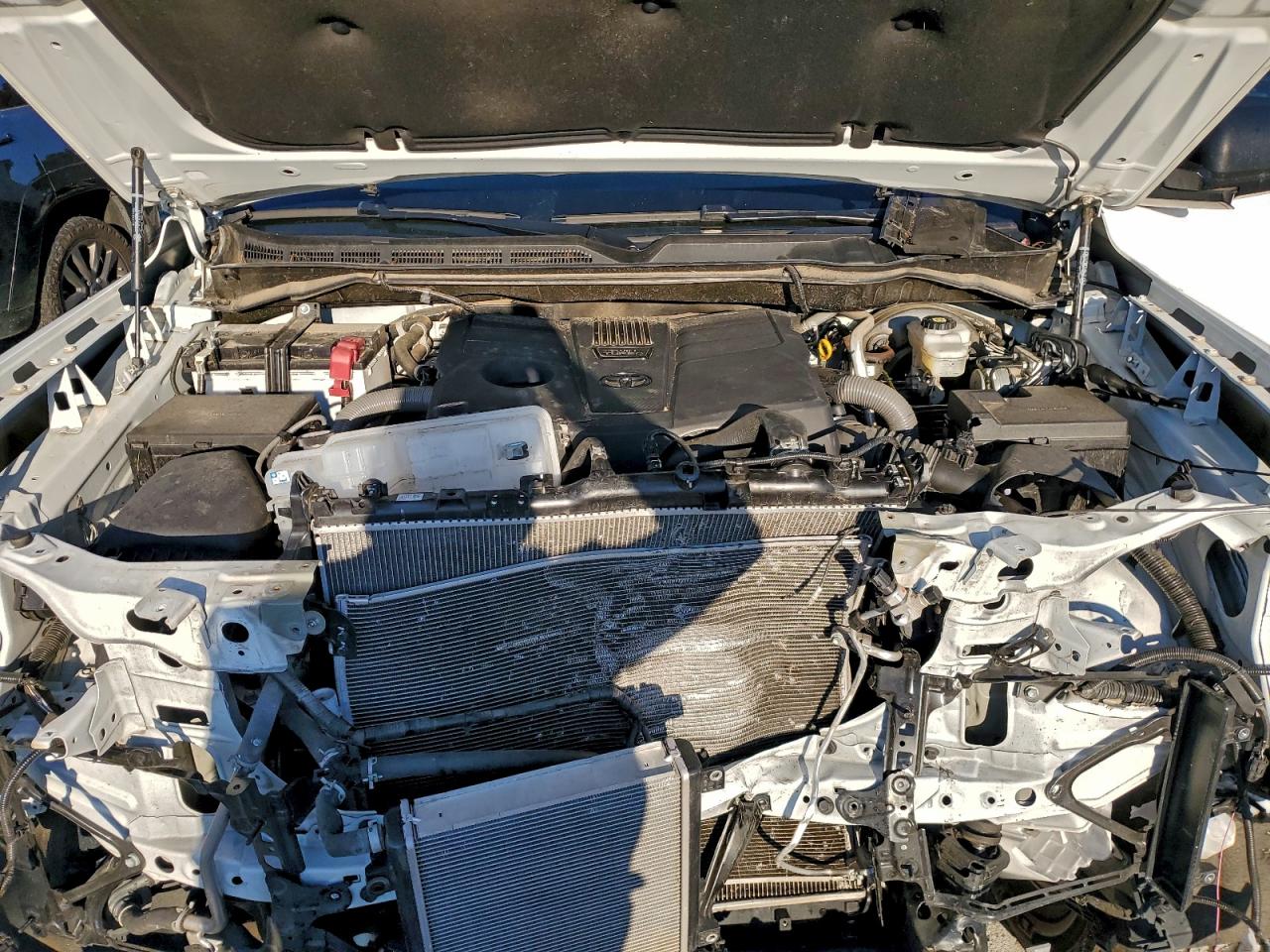 Toyota Tundra Crewmax Sr Image 12