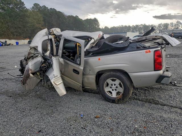Chevrolet Silverado C1500 Image 3