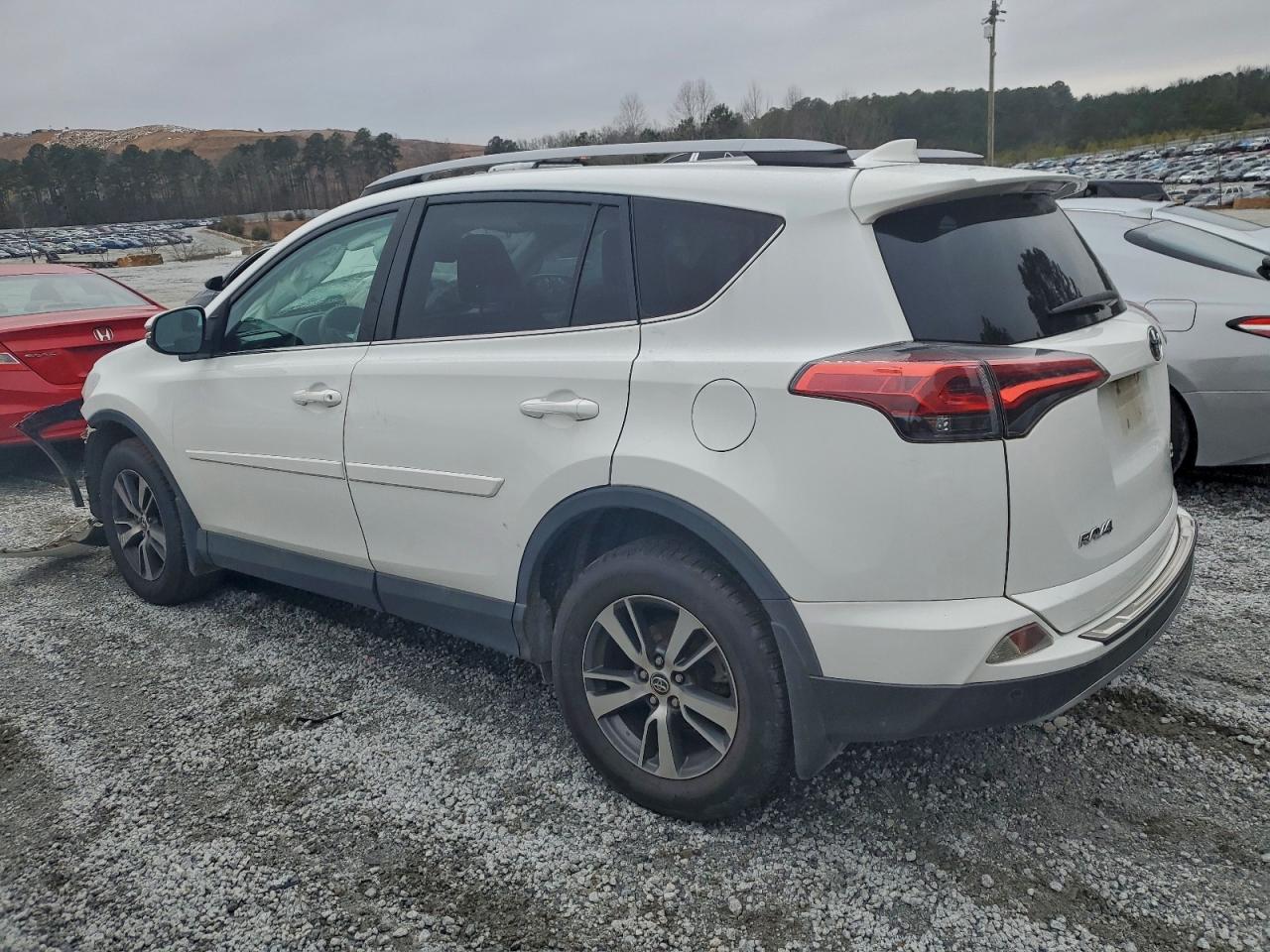 Toyota RAV4 Adventure Image 4