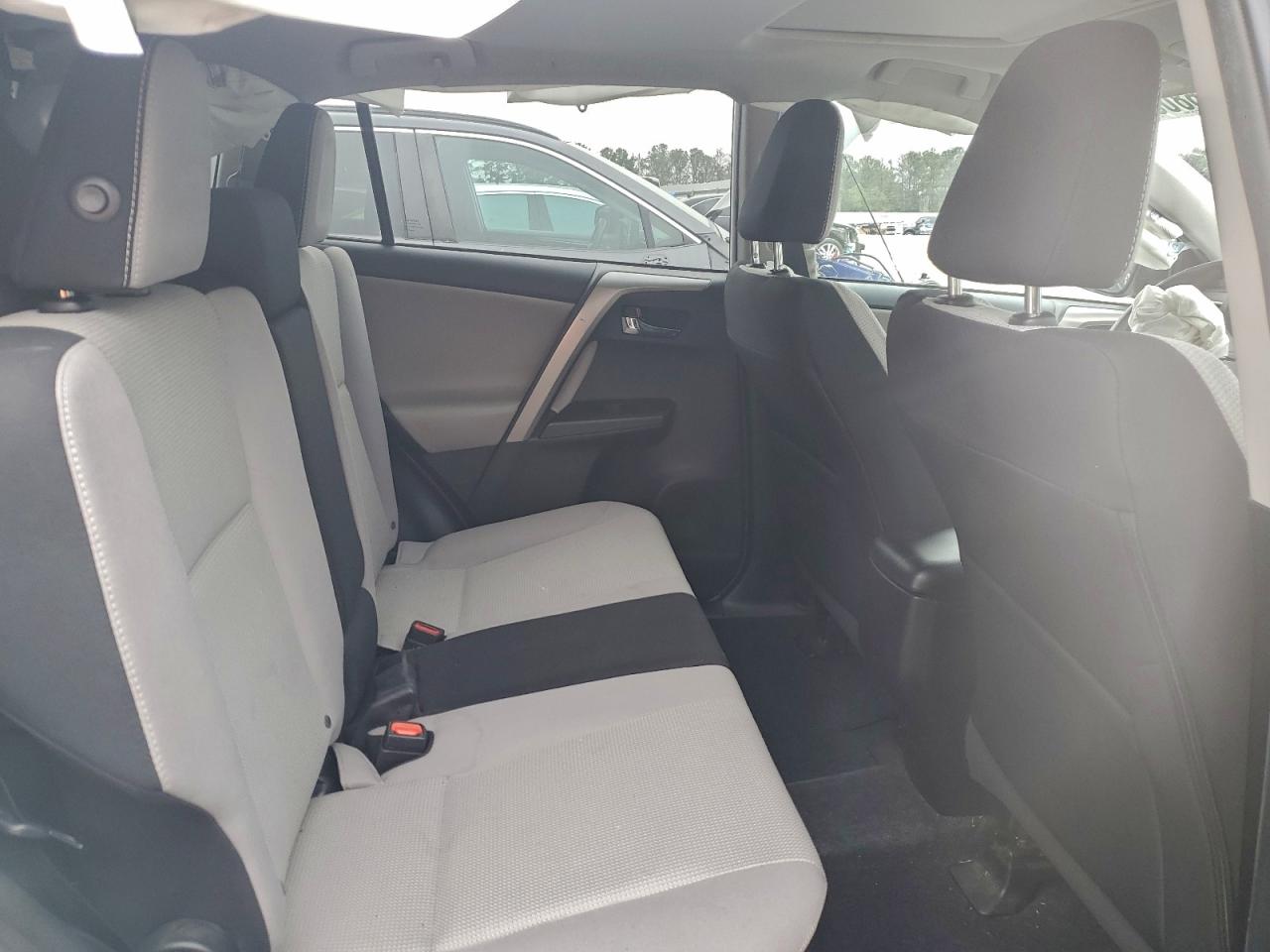 Toyota RAV4 Adventure Image 11